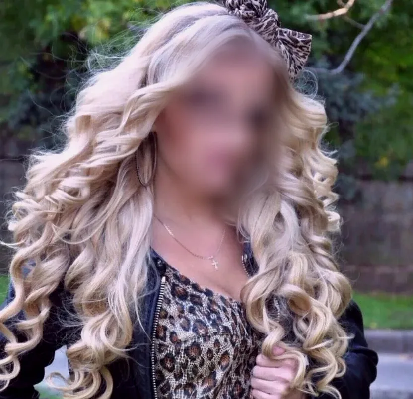 Sabrina, 30